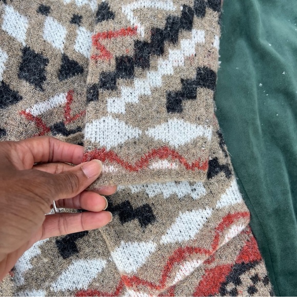 Cardigan - Picture 2 of 10